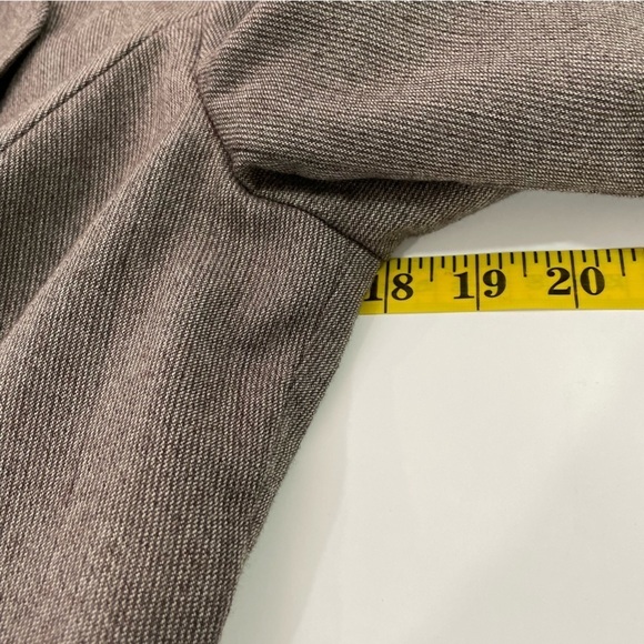 Talbots Petite Sz 6 100% Wool Blazer Classic Minimalist Button Closure Jacket - Picture 11 of 13